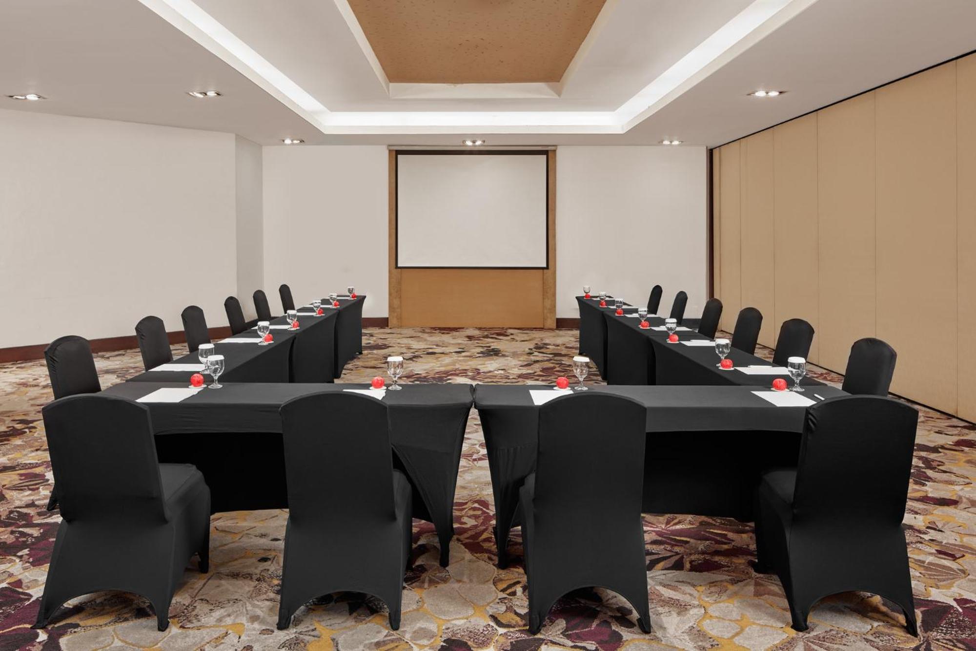 Crowne Plaza Manila Galleria By Ihg Pasig City Luaran gambar